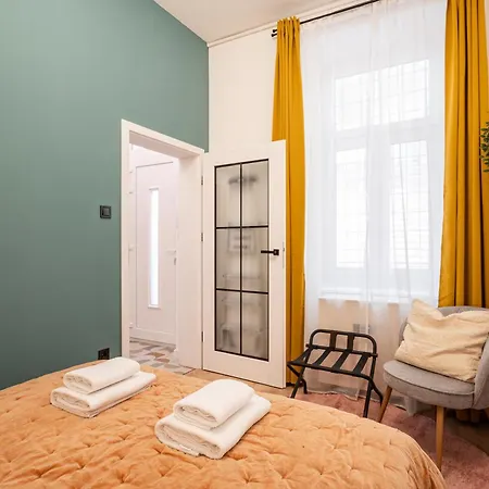 Lejlighed New Downtown Bliss - A Homelike Haven *