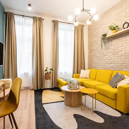 New Downtown Bliss - A Homelike Haven Apartman *