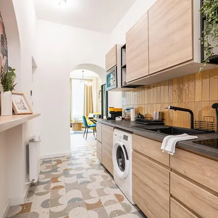 Lejlighed New Downtown Bliss - A Homelike Haven Budapest