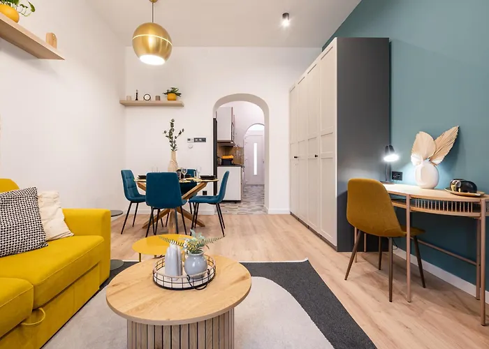 New Downtown Bliss - A Homelike Haven * بودابست